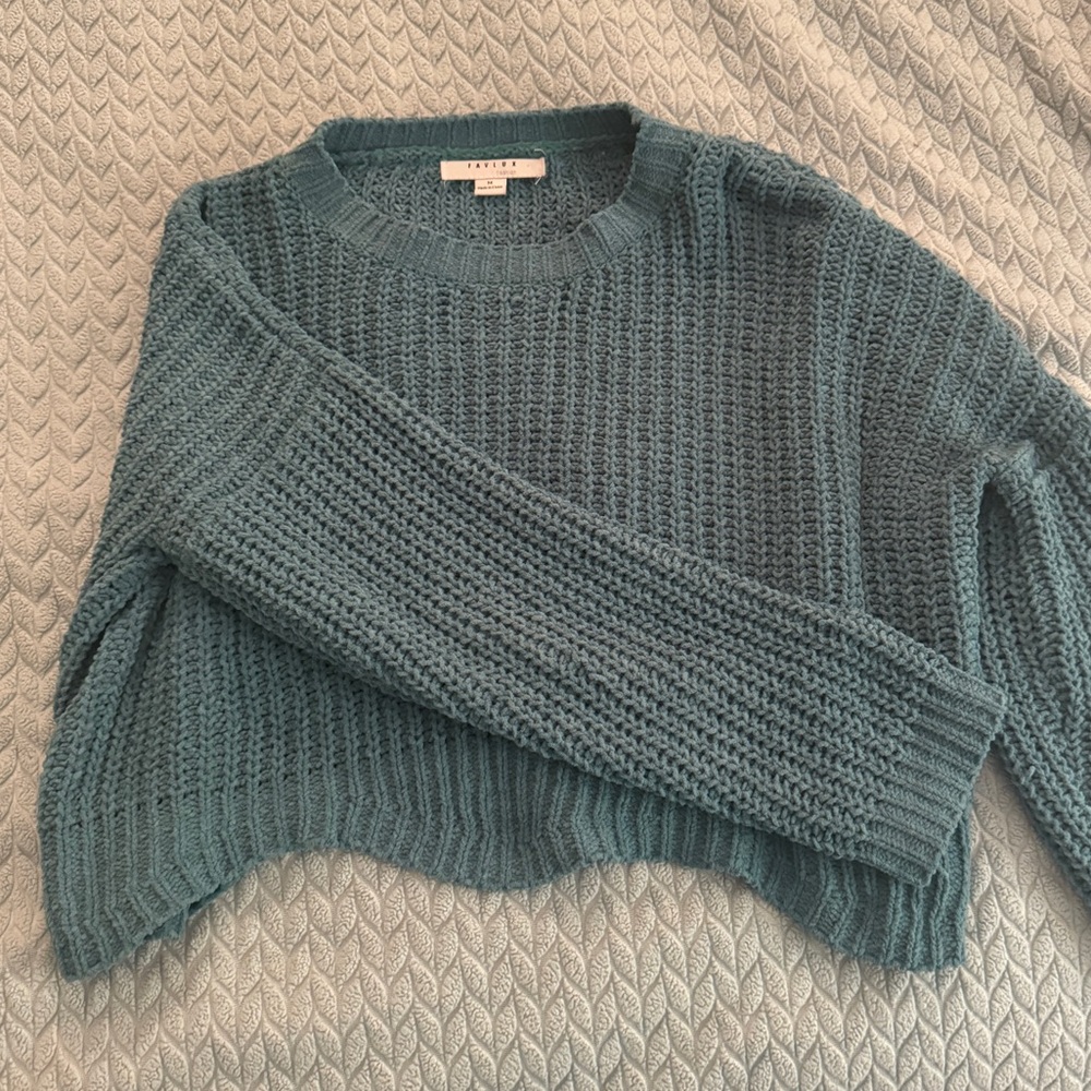 Teal Turquoise Aqua Cropped Chunky Knit Sweater with Scalloped Edges